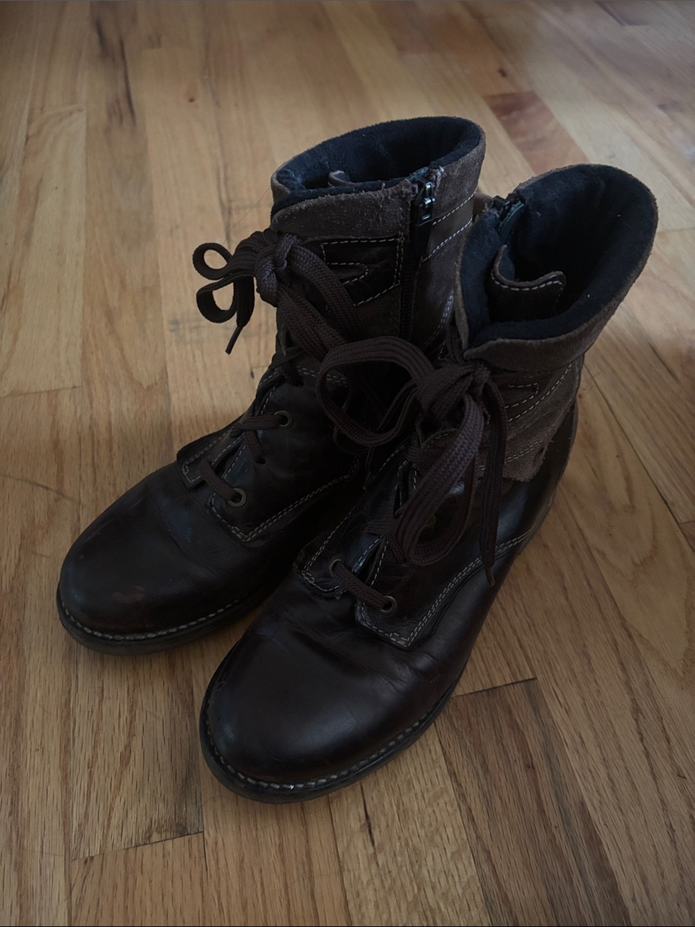 DROMEDARIS KARA SUEDE in Brown